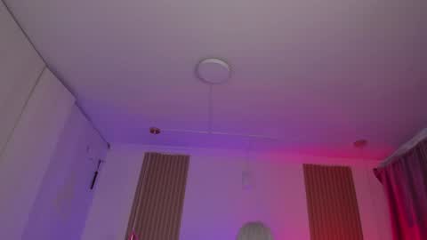 Snapshot of kendallwett chatting on 10.25.25 Kendall online show from 10.25.25