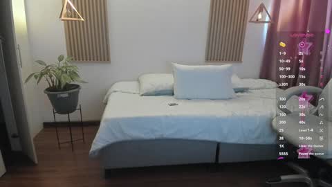 Kendall  online show from 12.21.25