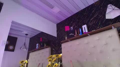 Snapshot of kendallwods chatting on 10.15.25 Kendall online show from 10.15.25