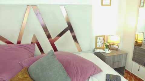 Snapshot of kendalmilleer chatting on 02.22.25 online show from 02.22.25