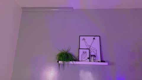 Snapshot of kendalmilleer chatting on 09.22.25 online show from 09.22.25