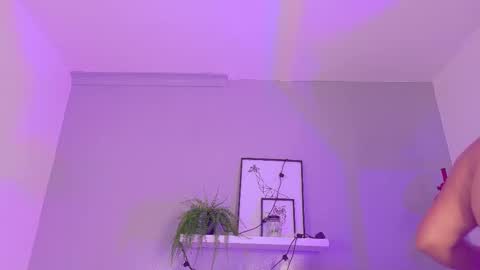 Snapshot of kendalmilleer chatting on 10.07.25 online show from 10.07.25