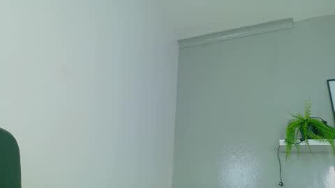 Snapshot of kendalmilleer chatting on 10.13.25 online show from 10.13.25