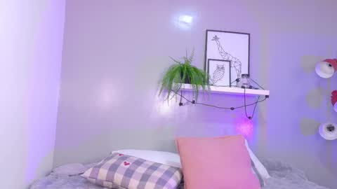 Snapshot of kendalmilleer chatting on 10.24.25 online show from 10.24.25