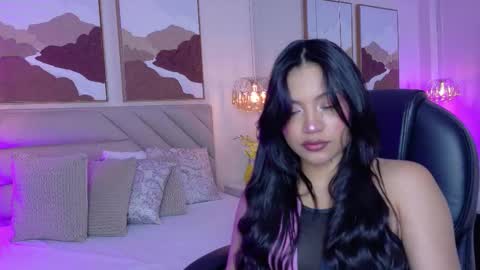 Kendal online show from 11.08.25