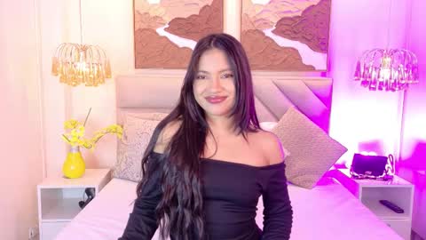 Kendal online show from 12.21.25