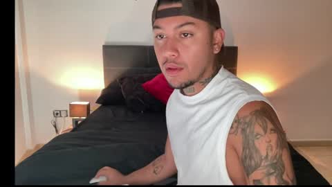 Snapshot of kende_tatt chatting on 08.02.26 kende_tatt online show from 08.02.26