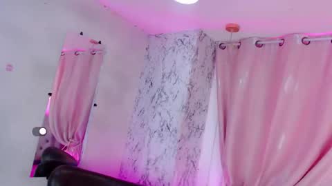 K E N D R A  online show from 01.22.25