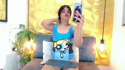 K E N D R A  online show from 01.25.25