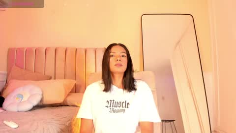 Snapshot of kendra_fit chatting on 07.17.26 Lu online show from 07.17.26