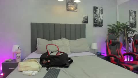 Kendra London online show from 11.21.25