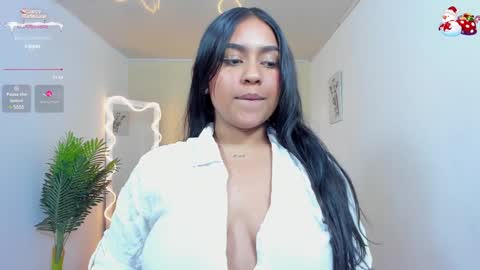 Snapshot of kendra_tay chatting on 12.20.24 kendra online show from 12.20.24