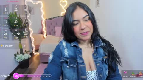 Snapshot of kendra_tay chatting on 01.05.25 kendra online show from 01.05.25