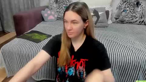 Snapshot of kendra_xx_ chatting on 04.26.26 Kendra online show from 04.26.26