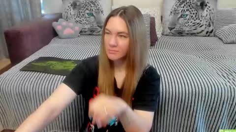 Snapshot of kendra_xx_ chatting on 05.02.26 Kendra online show from 05.02.26