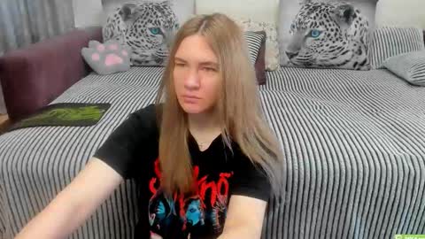 Snapshot of kendra_xx_ chatting on 05.13.26 Kendra online show from 05.13.26