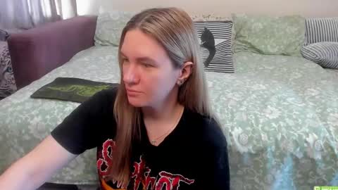 Snapshot of kendra_xx_ chatting on 05.27.26 Kendra online show from 05.27.26