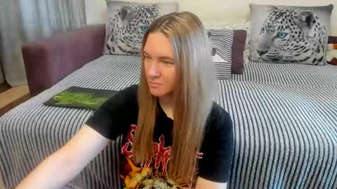 Snapshot of kendra_xx_ chatting on 06.06.26 Kendra online show from 06.06.26