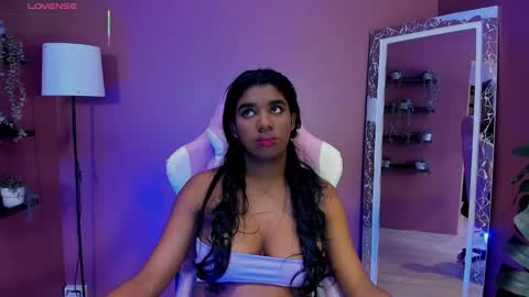 Snapshot of kendrachavez_ chatting on 11.03.25 kendrachavez_ online show from 11.03.25