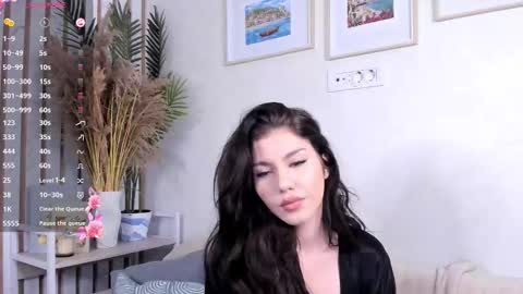 Kendra Kiss online show from 10.05.25