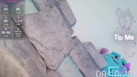 kenia_fox1 online show from 10.10.25