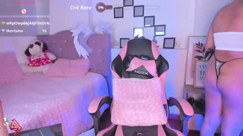 Snapshot of kenia_thompson01 chatting on 09.29.25 01 online show from 09.29.25