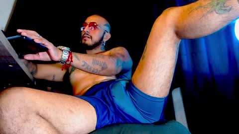 Kenlly online show from 01.04.25