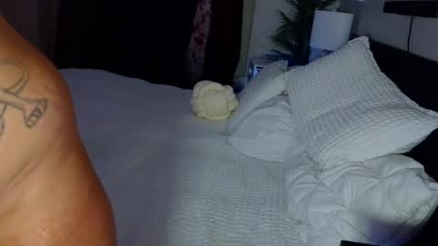 Snapshot of kennedybee chatting on 12.08.24 Kennedy online show from 12.08.24