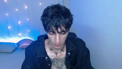 Snapshot of kenny__hot chatting on 12.13.24 kenny online show from 12.13.24