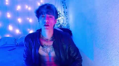 Snapshot of kenny__hot chatting on 01.04.25 kenny online show from 01.04.25