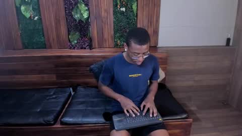 Snapshot of kenny_thompson_ chatting on 02.28.26 Kenny Thompson online show from 02.28.26