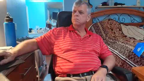 Snapshot of kent_ham chatting on 12.02.25 kent_ham online show from 12.02.25