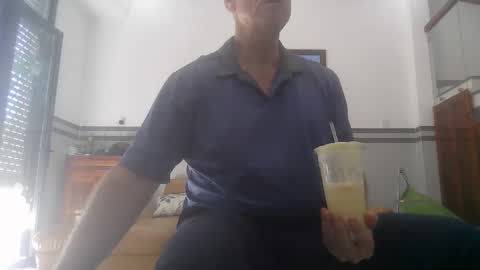 Snapshot of kent_ham chatting on 12.18.25 kent_ham online show from 12.18.25