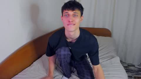 Snapshot of kenter_parker chatting on 12.13.25 Peter online show from 12.13.25