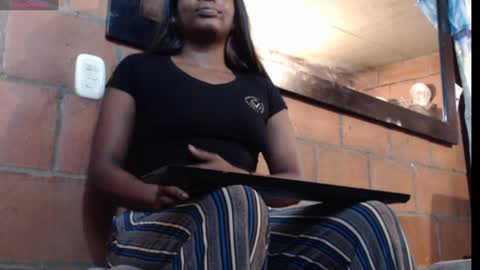 Snapshot of kenya_agux chatting on 02.04.25 CHOQUITO online show from 02.04.25