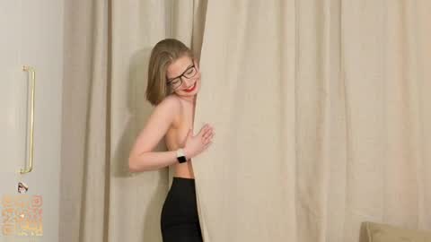 Lisa online show from 04.18.26