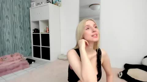 Kenzie online show from 04.16.26