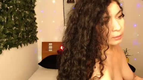 Snapshot of kerani__ chatting on 04.01.26 DANIELA online show from 04.01.26