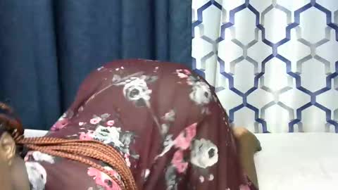 kering_lovly online show from 11.04.25