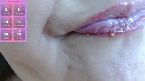 Snapshot of kerly_doll chatting on 09.25.25 K E R L Y online show from 09.25.25