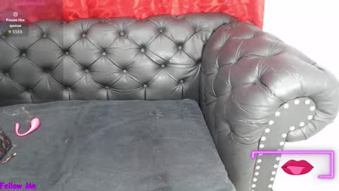 Snapshot of kerly_doll chatting on 10.13.25 K E R L Y online show from 10.13.25