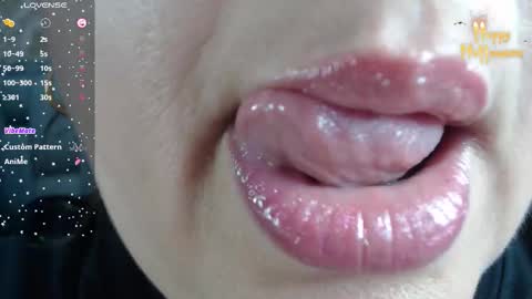 Snapshot of kerly_doll chatting on 10.24.25 K E R L Y online show from 10.24.25