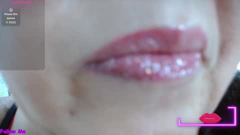 Snapshot of kerly_doll chatting on 10.30.25 K E R L Y online show from 10.30.25