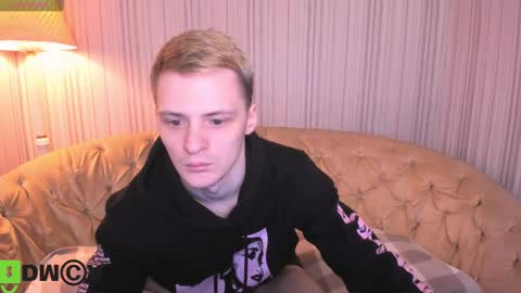 Snapshot of kerry_niki chatting on 02.13.25 kerry_niki online show from 02.13.25