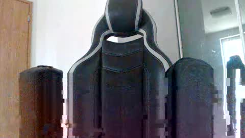 Snapshot of kert19 chatting on 10.18.25 KerKER online show from 10.18.25