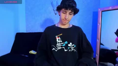 Snapshot of kervs__ chatting on 12.15.24 Kev online show from 12.15.24
