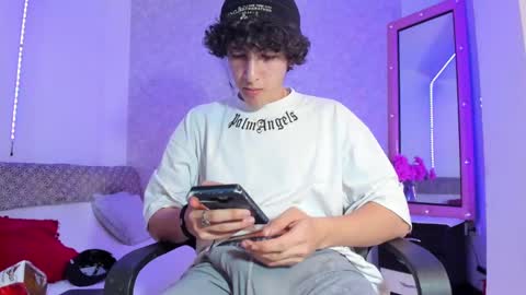 Snapshot of kervs__ chatting on 01.16.25 Kev online show from 01.16.25