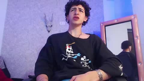 Snapshot of kervs__ chatting on 02.20.25 Kev online show from 02.20.25