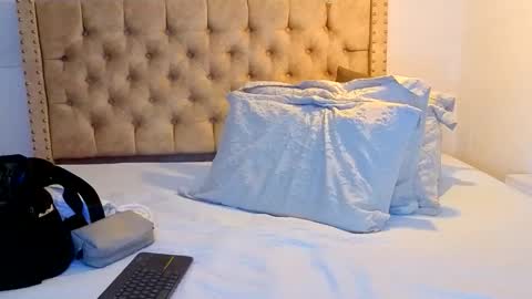 Kery Hillson online show from 12.22.25