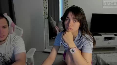 Snapshot of kesh_mne chatting on 10.19.25 kesh_mne online show from 10.19.25